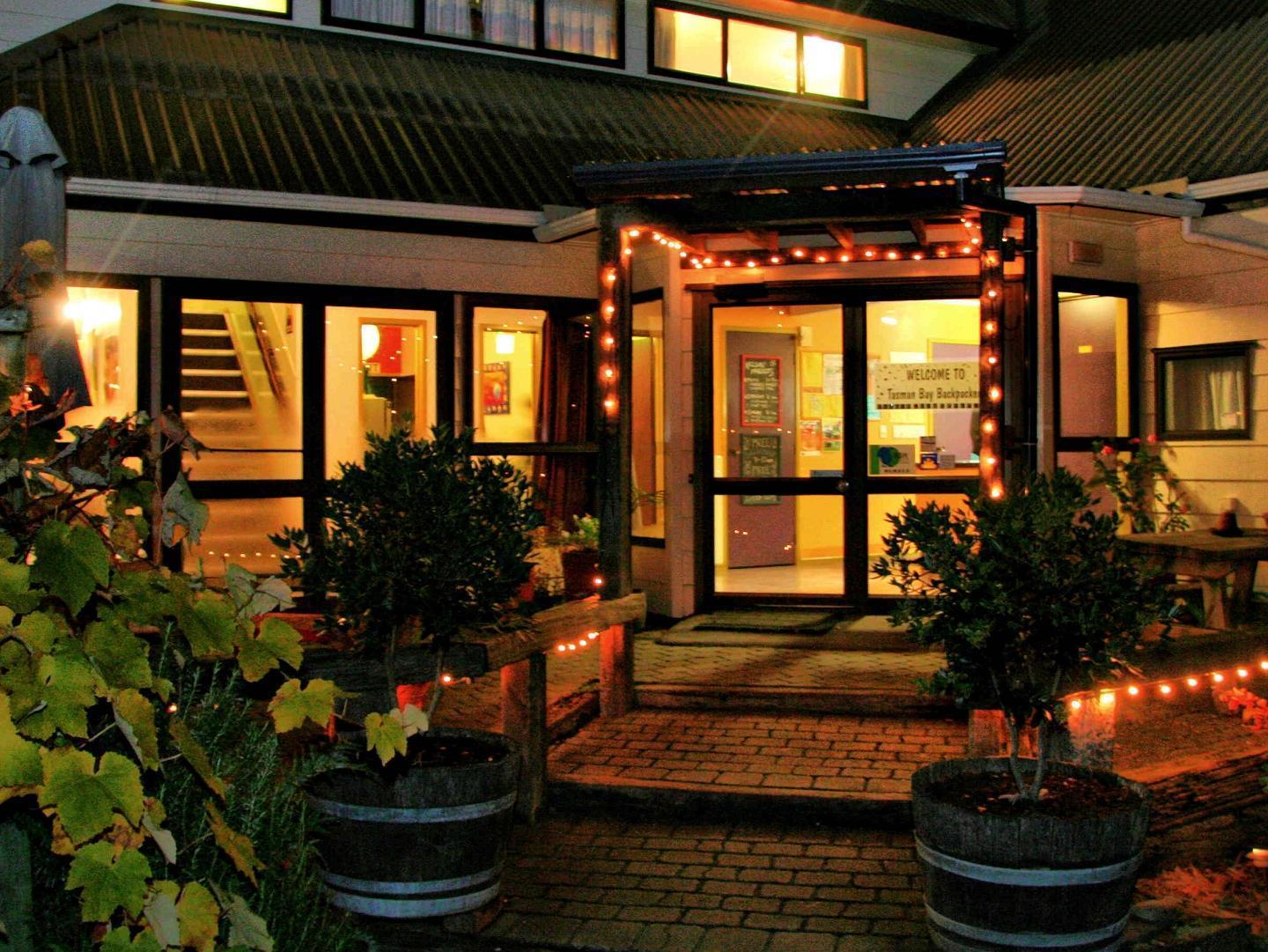 Tasman Bay Backpackers Hostel Nelson Kültér fotó
